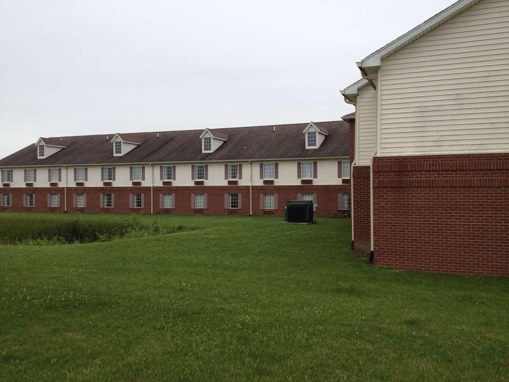 Country Hearth Inn & Suites Willard Exterior foto